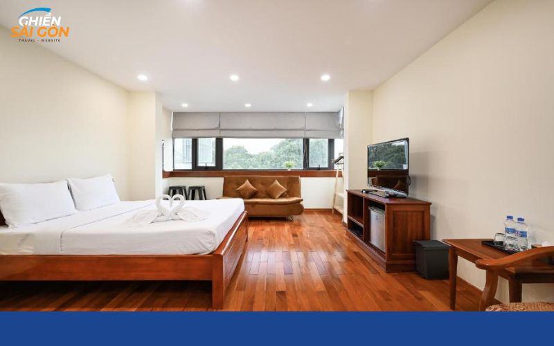 khách sạn gần chợ phạm văn hai