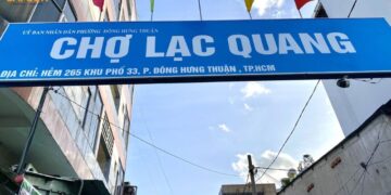chợ lạc quang