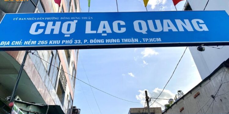 chợ lạc quang