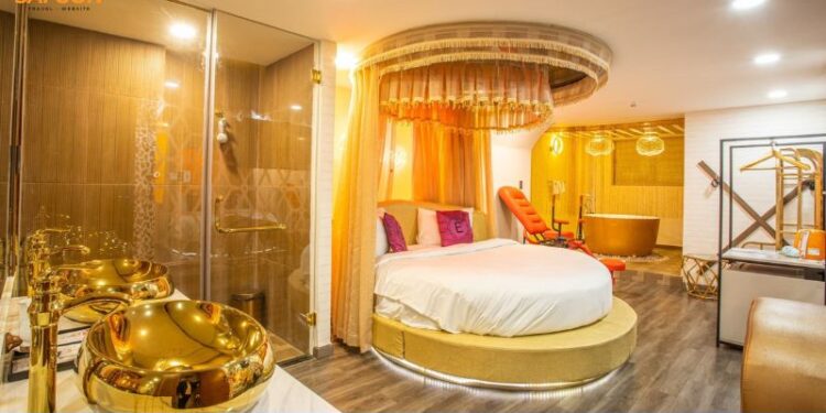 khách sạn gần chợ bà chiểu