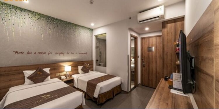 khách sạn gần đầm sen