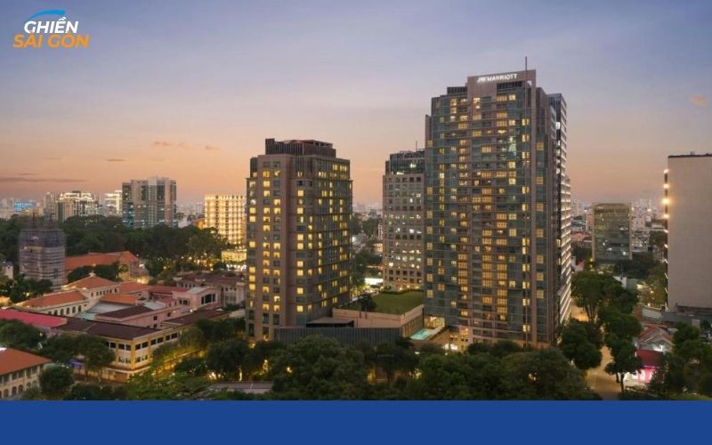 khách sạn gần nhà thờ đức bà