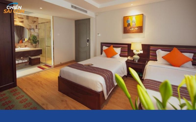 khách sạn gần nhà thờ đức bà