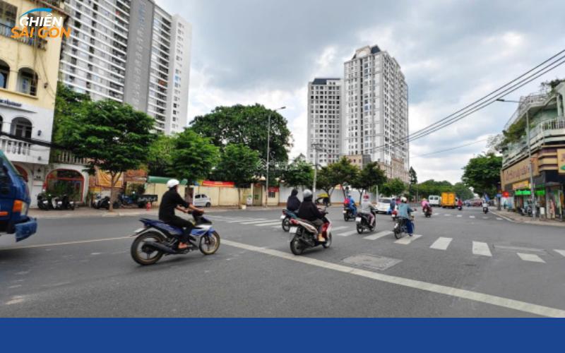 đường hoàng minh giám