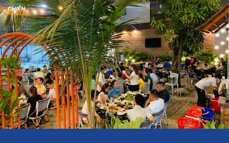 anh ngoại quán quận 10