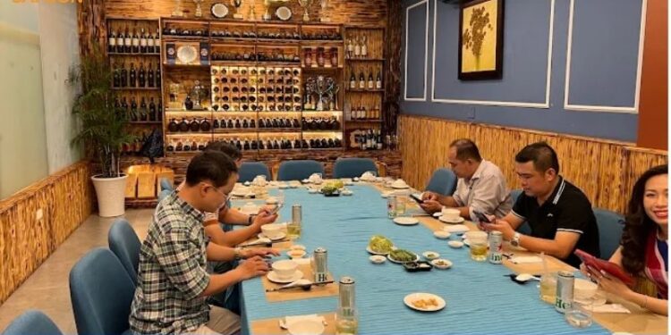 anh ngoại quán quận 10