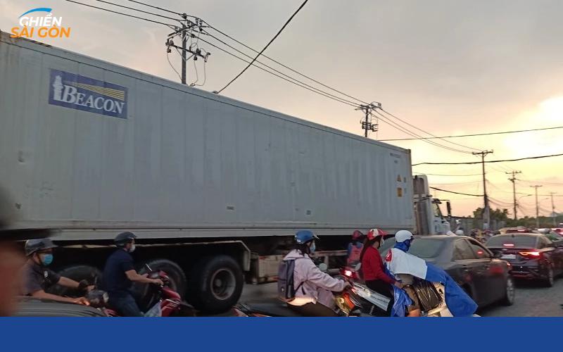 đường đỗ xuân hợp