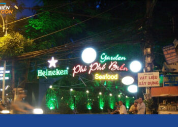 nhà hàng phi phố biển