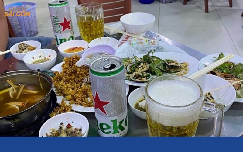 quán ốc hai lùn