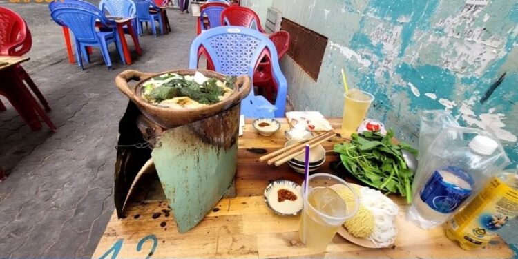Trải nghiệm Lẩu Bò Hạnh CMT8 mang đậm hương vị truyền thống 5 lẩu bò hạnh cmt8